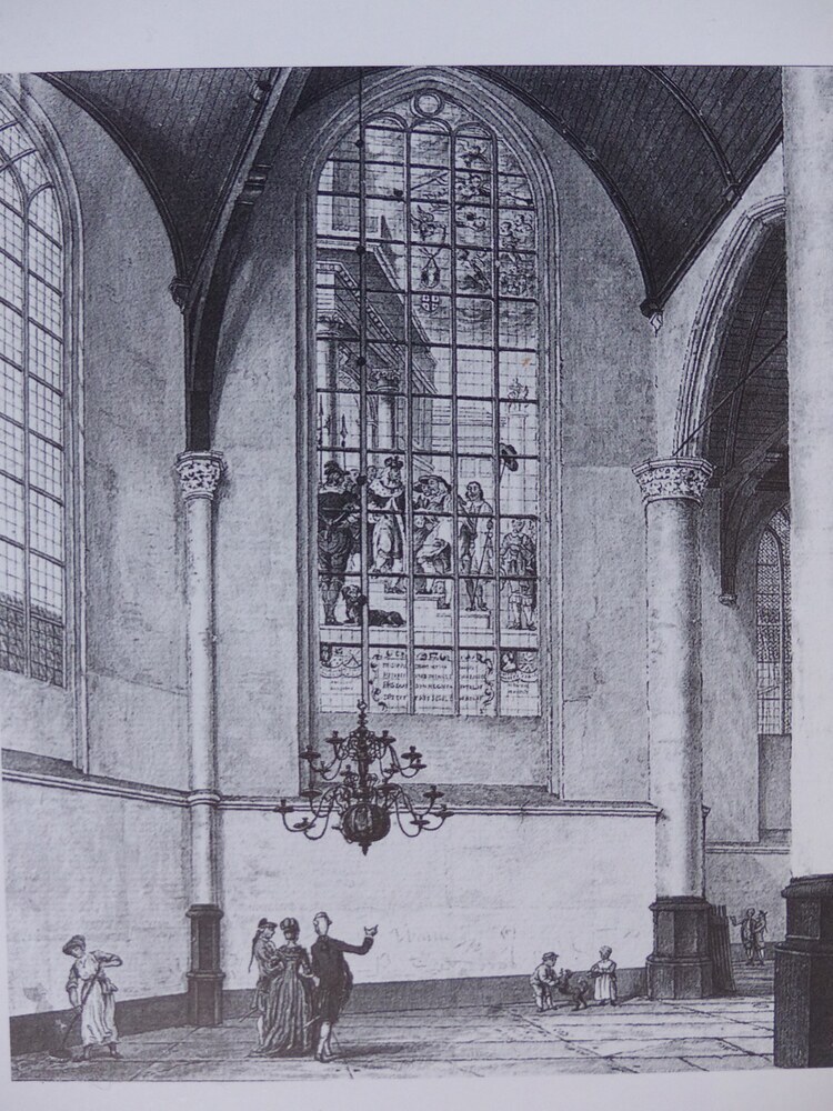 Kooromgang van de Oude Kerk met het vredesglas
